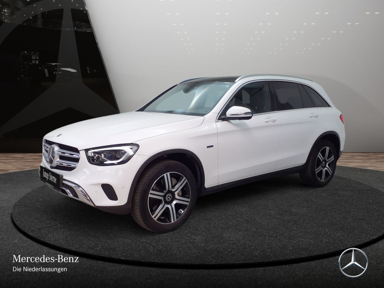 Mercedes-Benz GLC 300 e 4M AMG - Samsaru's Car Outlet