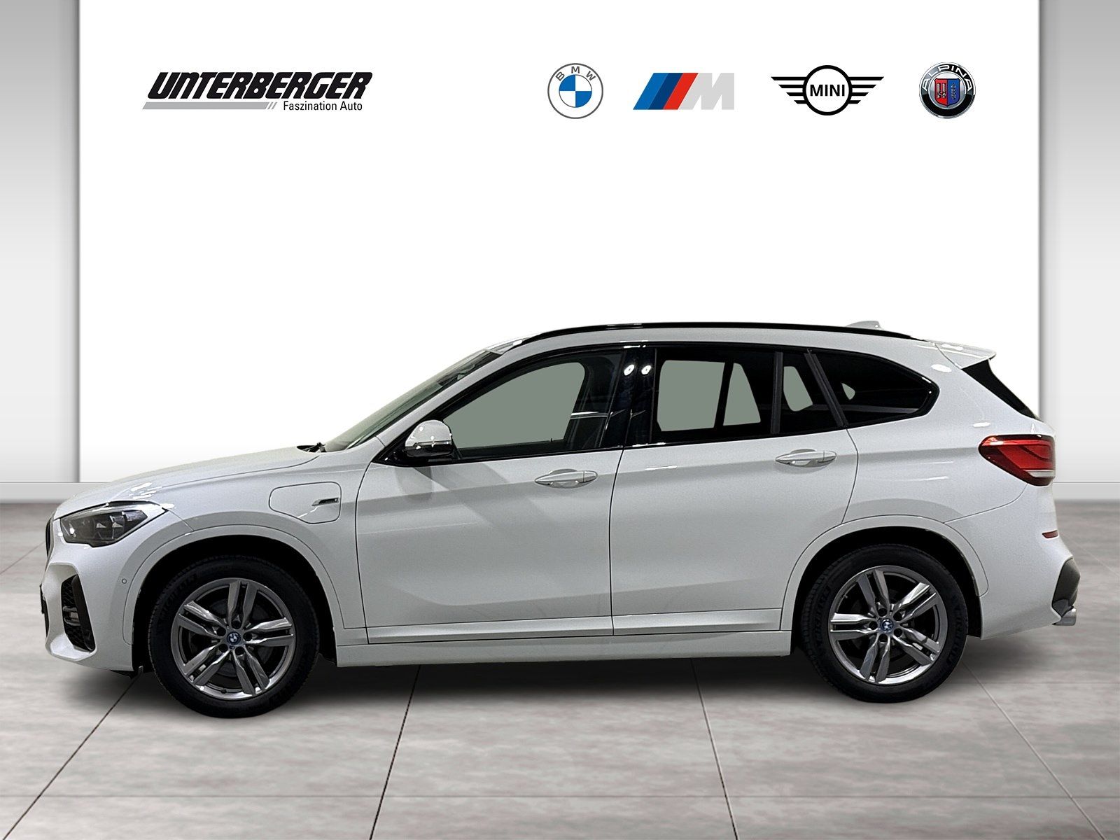 BMW X1 xDrive25e M Sportpaket - Samsaru's Car Outlet
