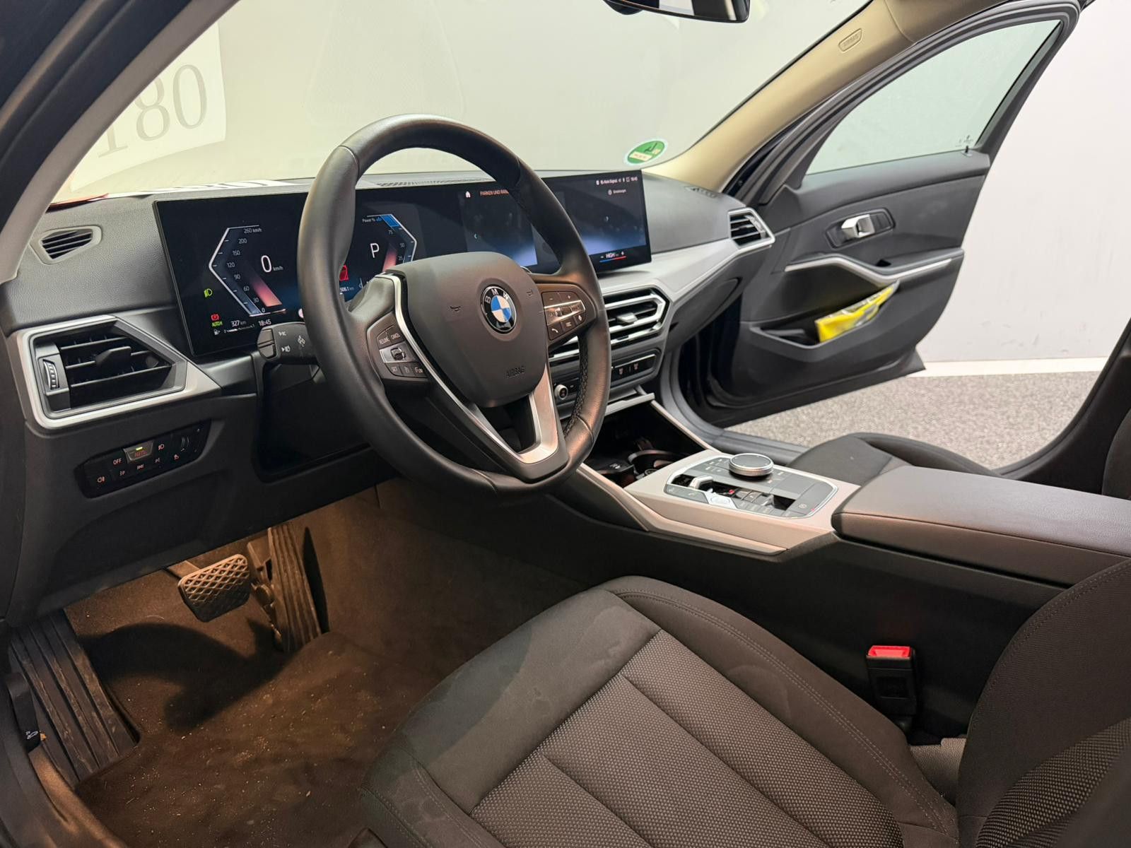 BMW 320d xDrive Limo SHADOW-LINE WIDE*LED*DRIVE ASSI
