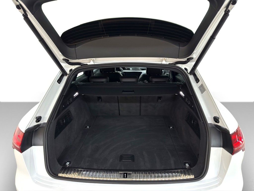 Audi Q8 S line 55 e-tron quattro AHK*NAVI*SHZ*MATRIX*