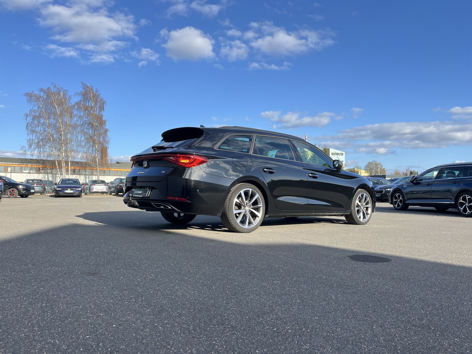 Seat Leon SP 2.0 TDI DSG FR AHK 18 Zoll AHK STHZ PANO