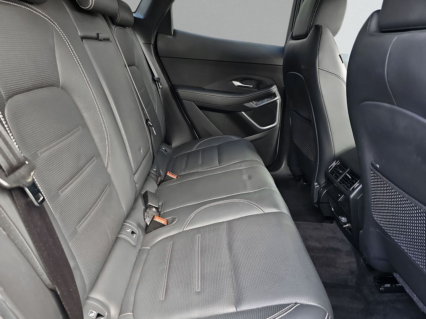 Jaguar E-Pace P300e R-Dynamic HSE
