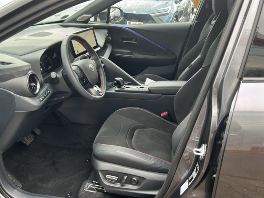 Toyota C-HR 2.0 Plug-in-Hybrid Teamplayer