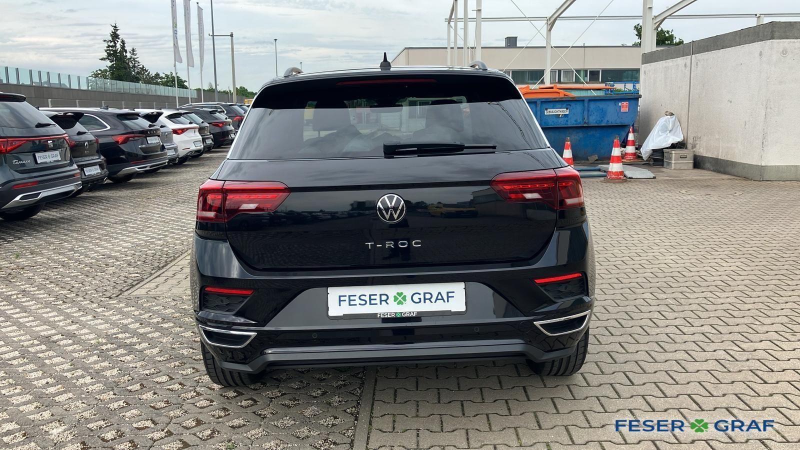 Volkswagen T-Roc 1.5 TSI DSG Sport R-Line - Samsaru's Car Outlet