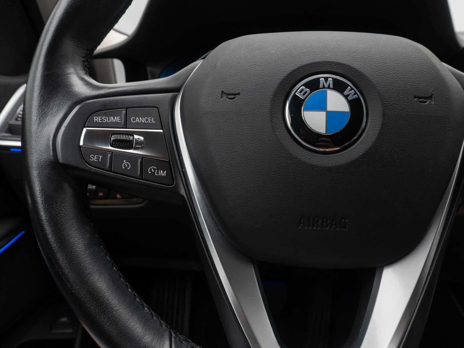 BMW 320d xD Sport Line - Samsaru's Car Outlet