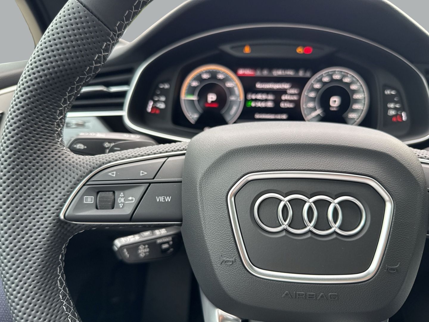 Audi Q7 55 TFSI e quattro S-line+AHK+HUD+PANO+B&O+KAM