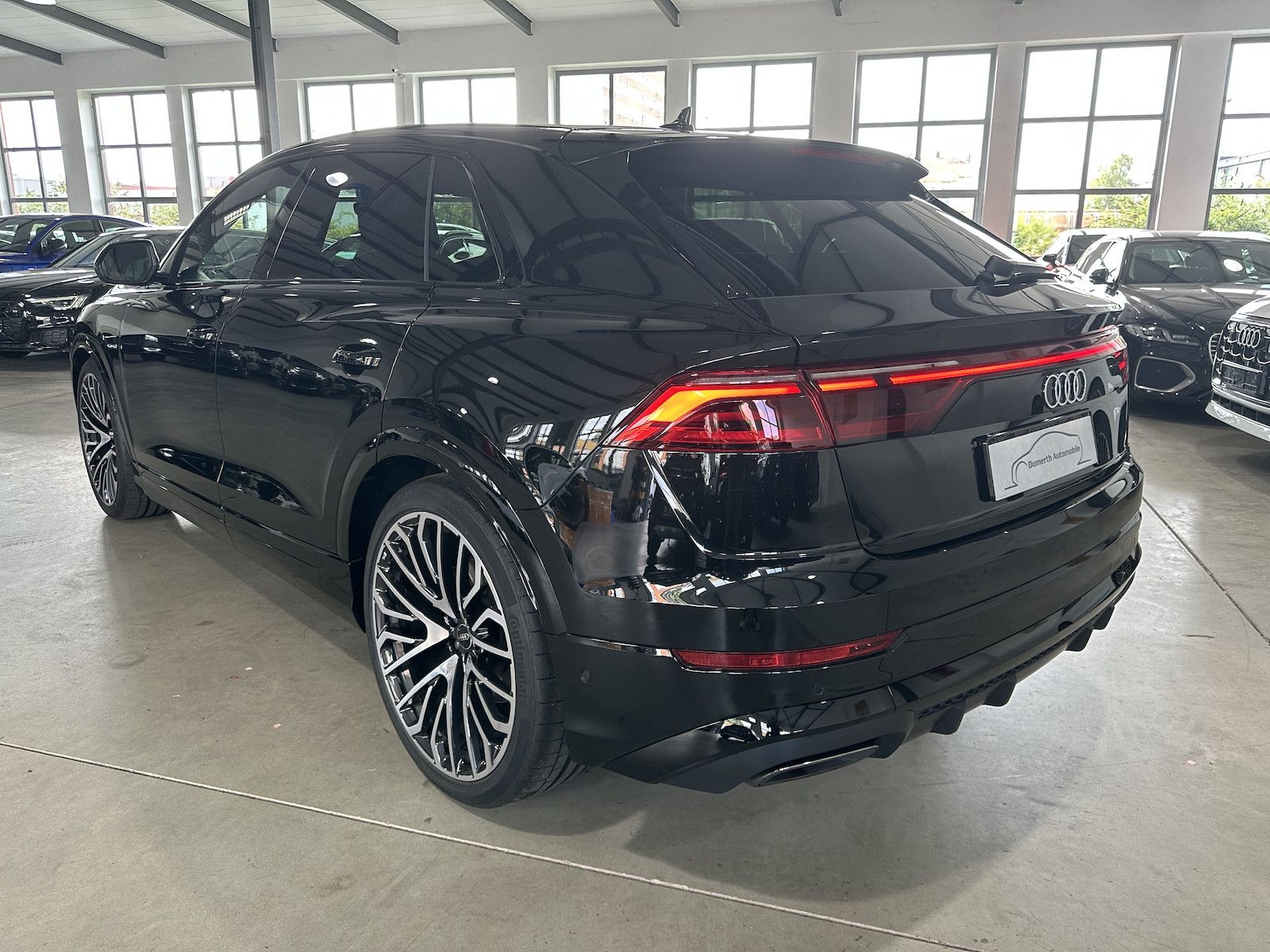 Audi Q8 45 Tdi quattro S Line - Samsaru's Car Outlet