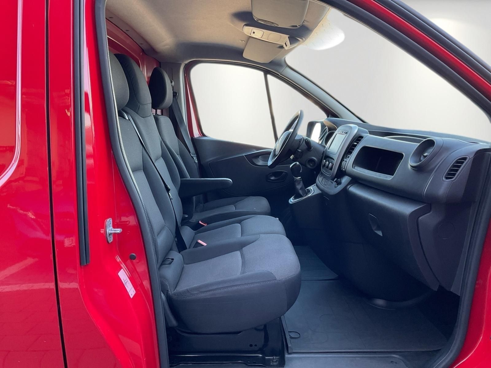 Renault Trafic - Samsaru's Car Outlet
