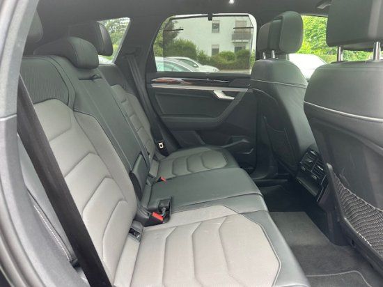 Volkswagen Touareg 3.0 TDI 4M R-LINE - Samsaru's Car Outlet