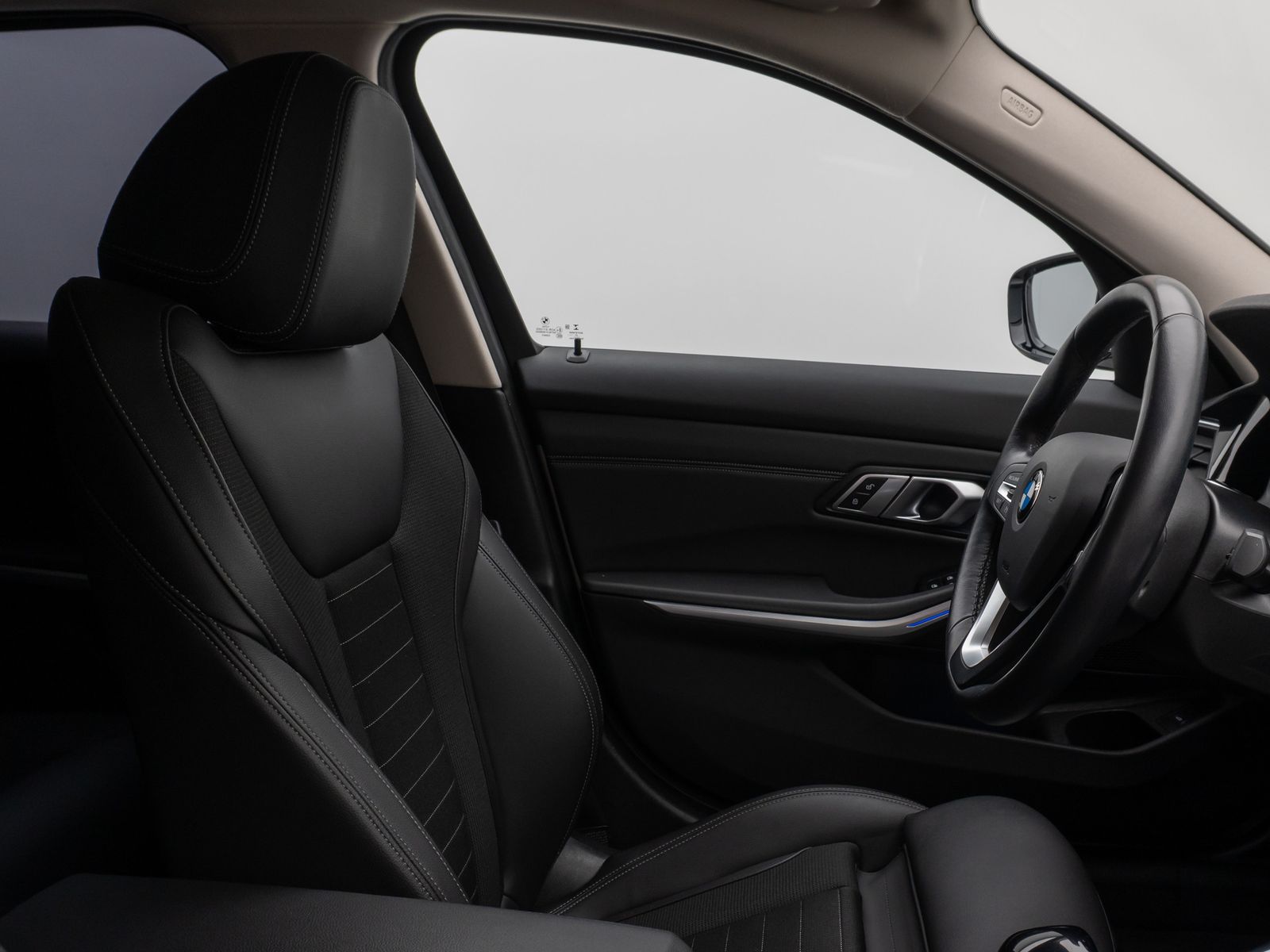 BMW 320d SportLine - Samsaru's Car Outlet