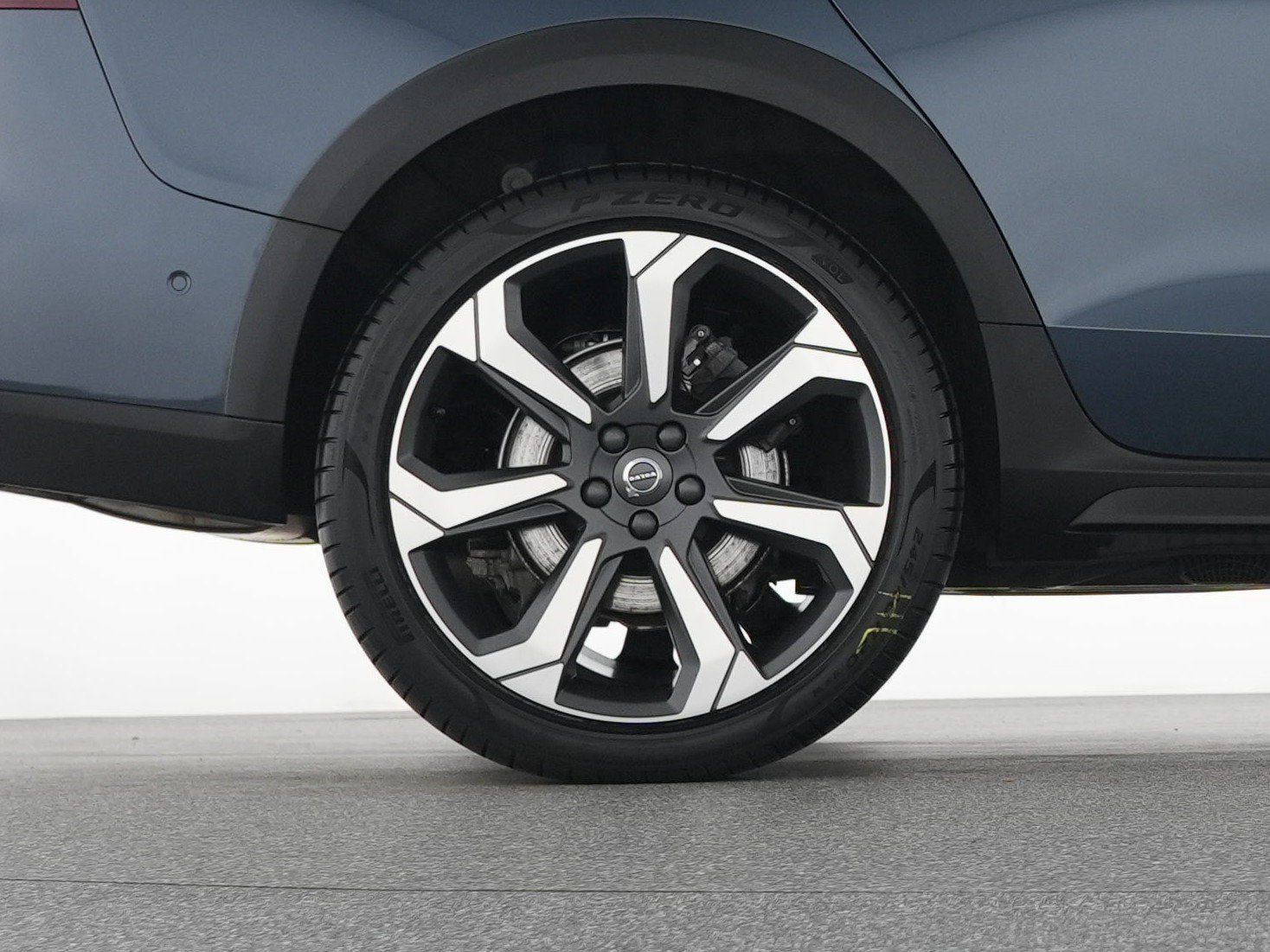 Volvo V60 CC B4 AWD Ultimate SONDERFINANZIERUNG 1,99%*