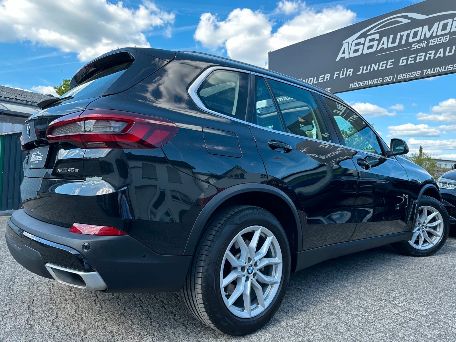 BMW X5 xDr45e xLine PANO*B&W*ACC*HUD*KomfSitz*Laser