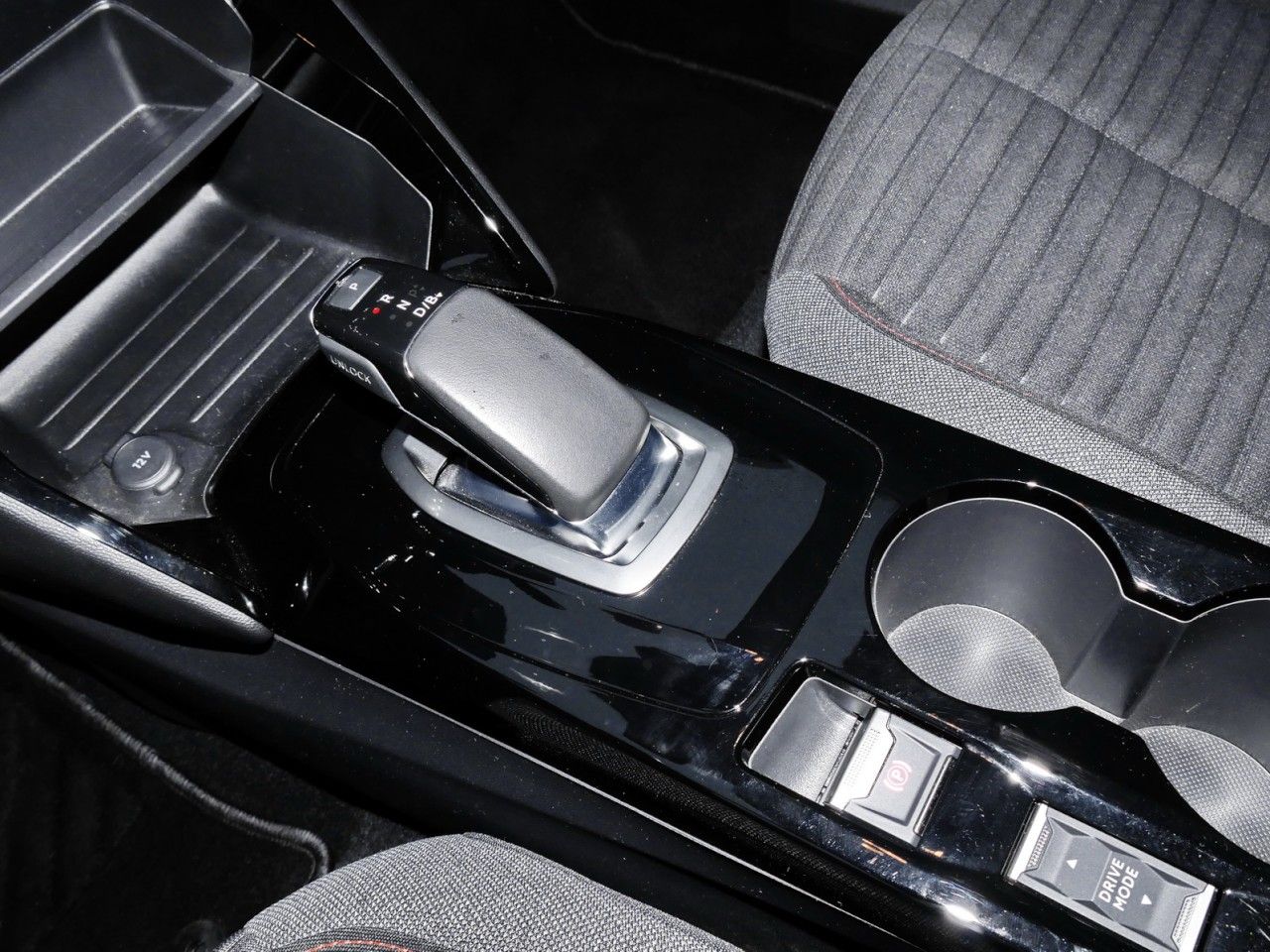 Peugeot 2008-e Active - Samsaru's Car Outlet
