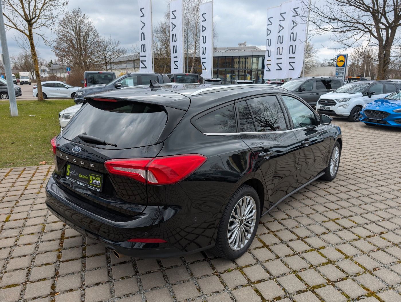 Ford Focus Turnier 1.5 Titanium X Aut - Samsaru's Car Outlet
