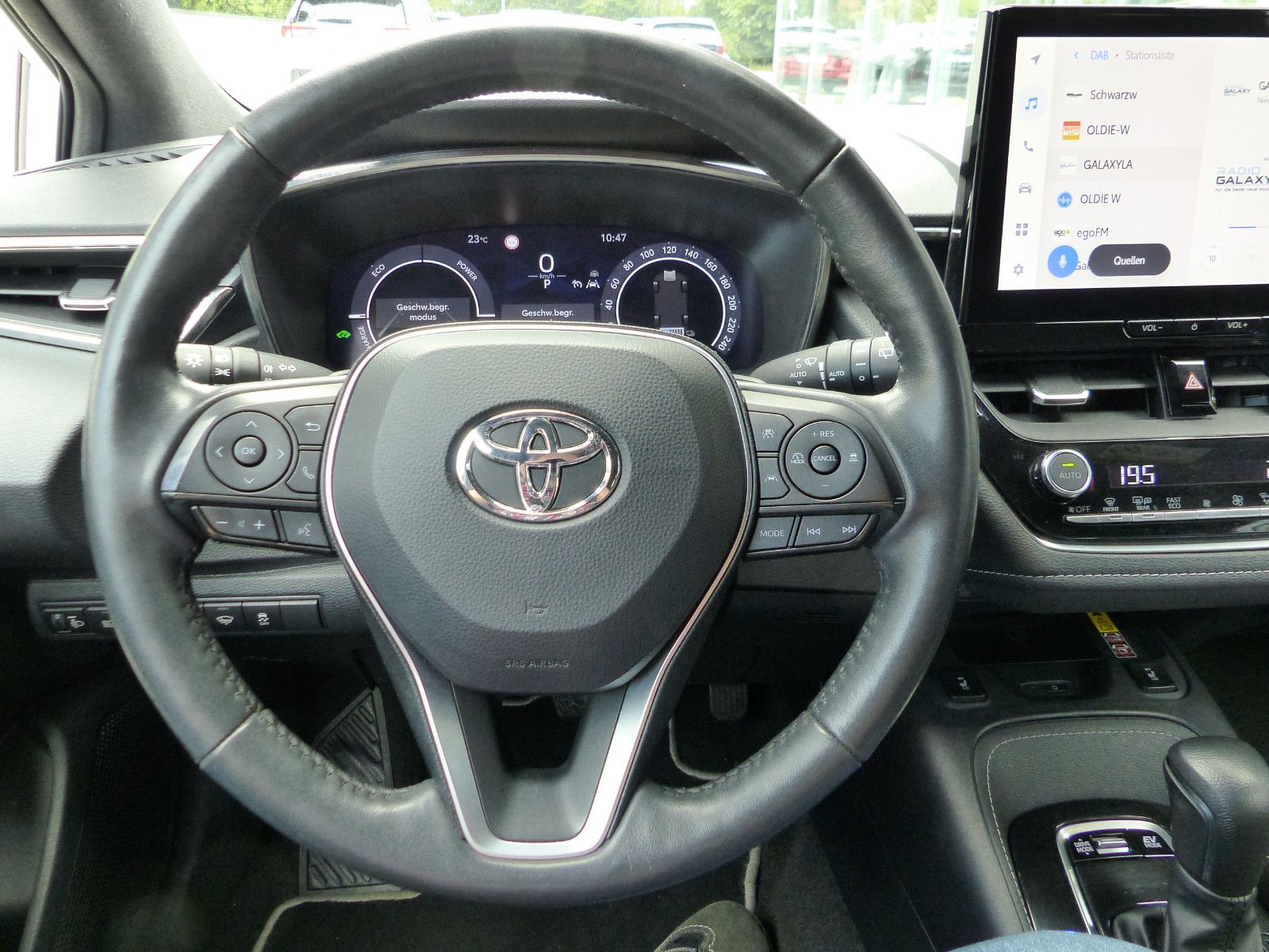 Toyota Corolla TS 2.0 Hybrid Team D Navi Totwinkel PDC