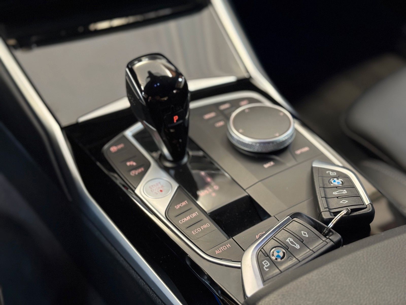 BMW 320i M-Sport - Samsaru's Car Outlet