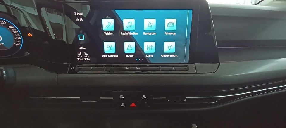 Volkswagen Golf Variant 1.5 TSI Style - Samsaru's Car Outlet