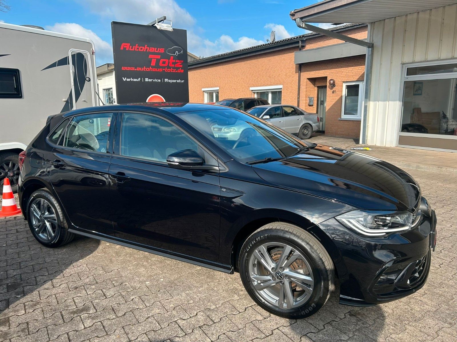 Volkswagen Polo VI R-Line *NAVI*RFK*SHZ*