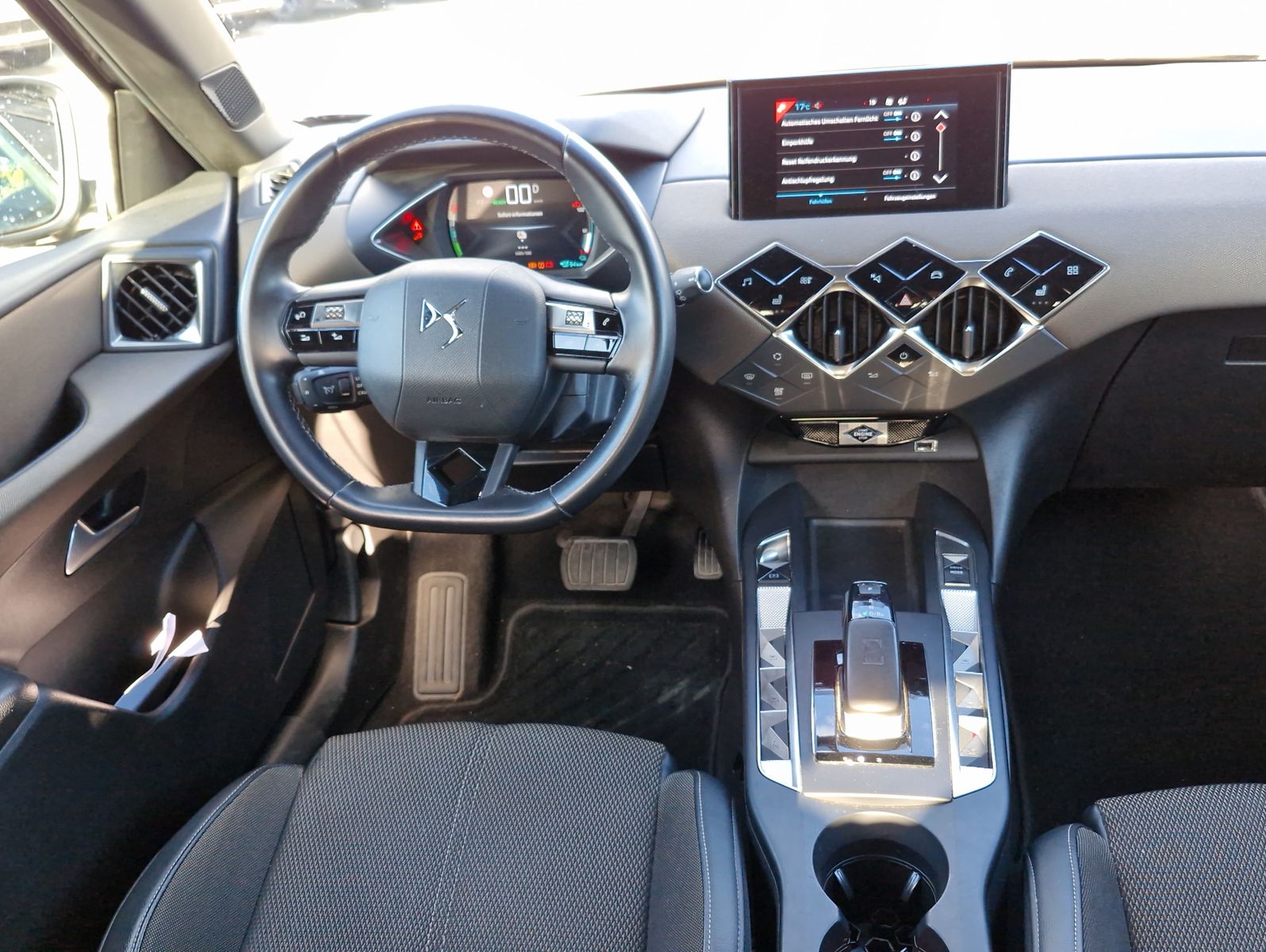 DS Automobiles DS3 Crossback E-Tense So Chic SOH 95% Kamera SHZ