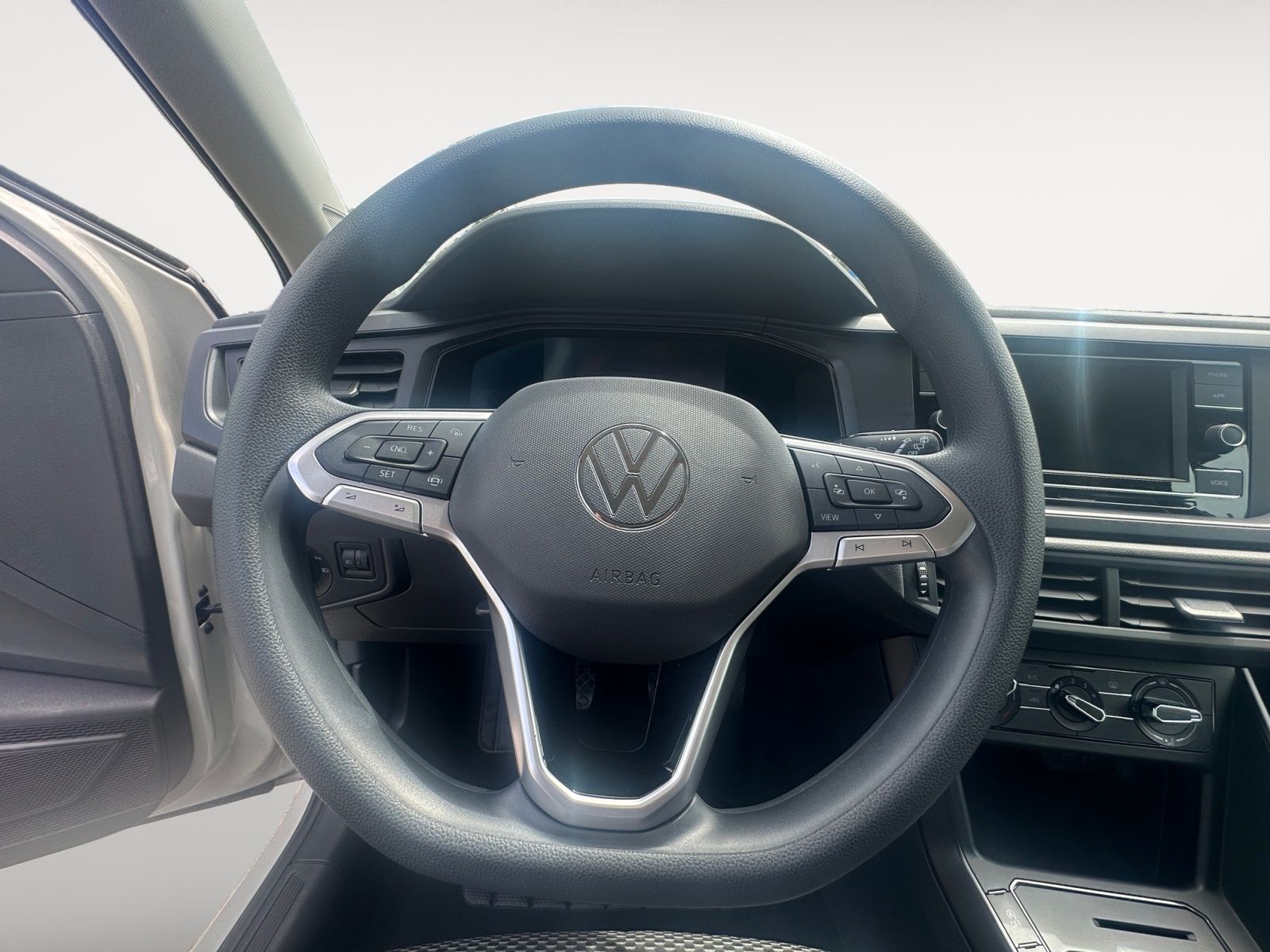 Volkswagen Taigo 1.0 TSI - Samsaru's Car Outlet