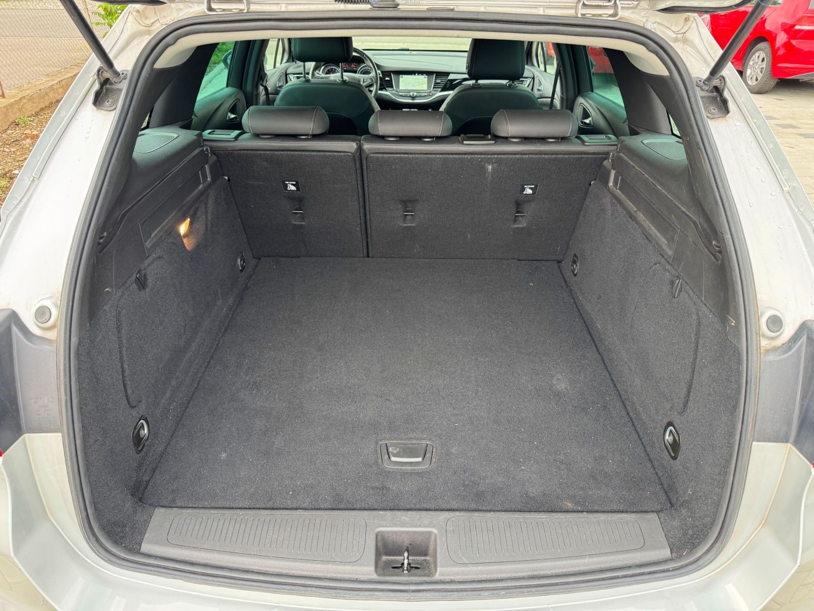 Opel Astra K Sports Tourer Elegance - Samsaru's Car Outlet