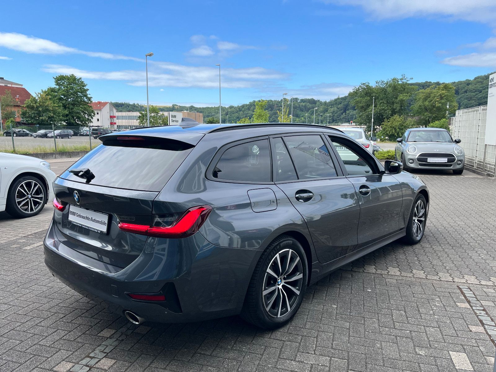 BMW 320iA G21 Tour - Samsaru's Car Outlet
