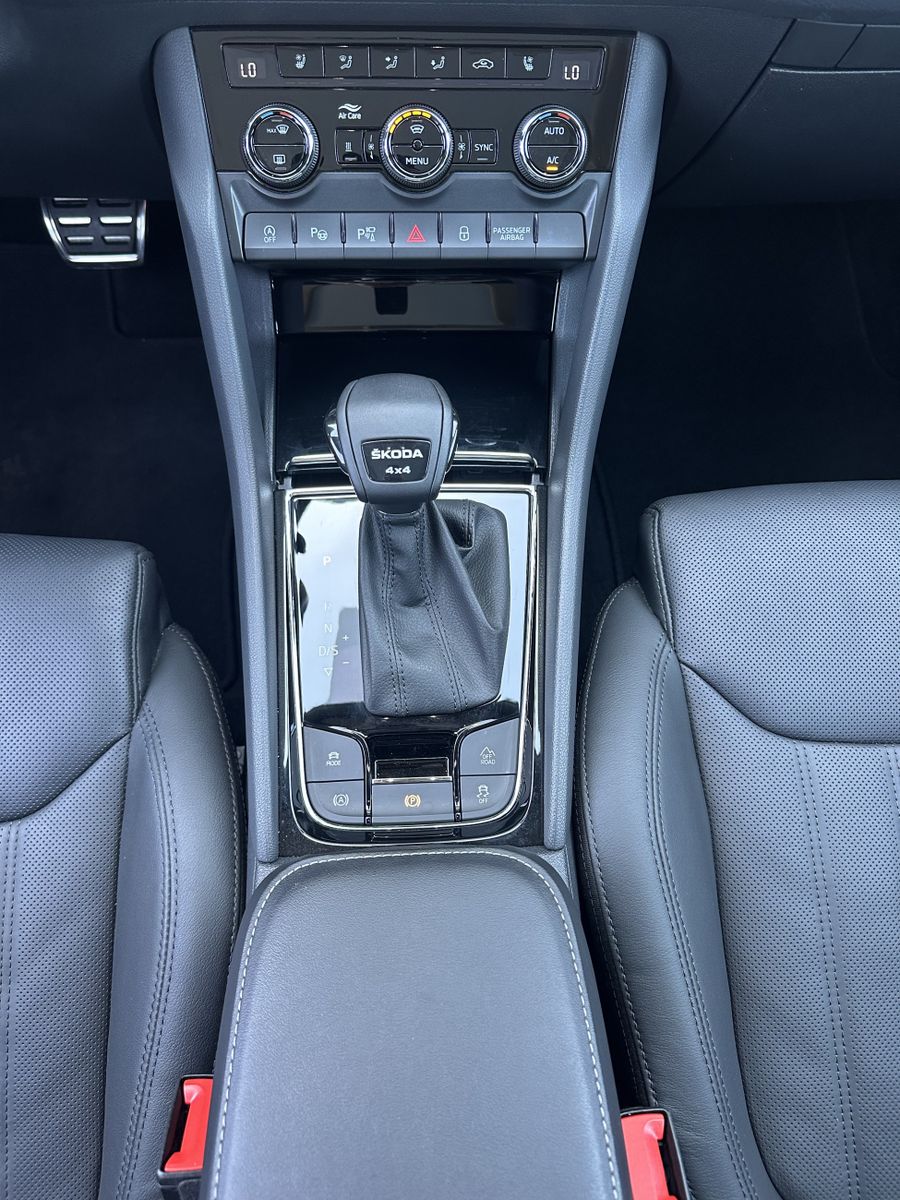 Skoda Kodiaq 4x4 L&K NAV+MATRIX+360+PANO+AHK+STANDHEIZ