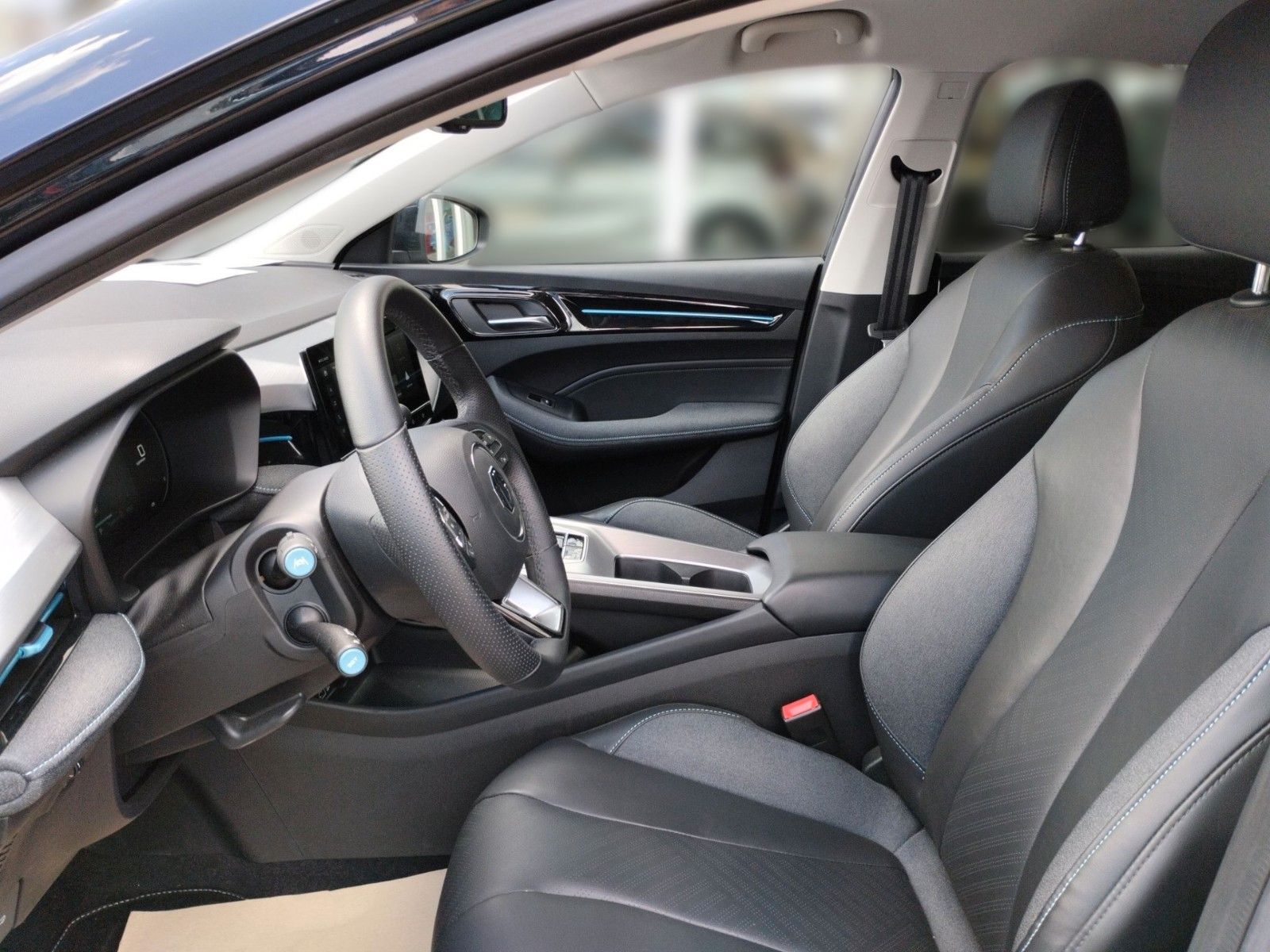 MG5 61,1 kWh Luxury - 8-fach bereift-