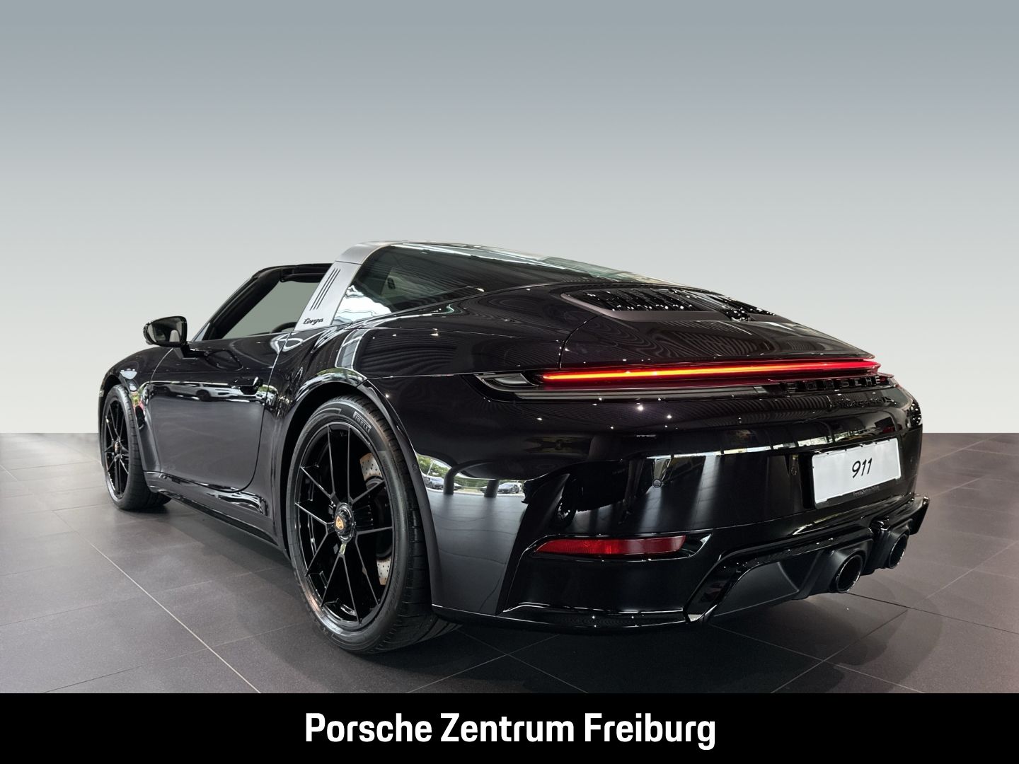 Porsche 992 911 Targa 4 GTS Burmester Sportabgasanlage