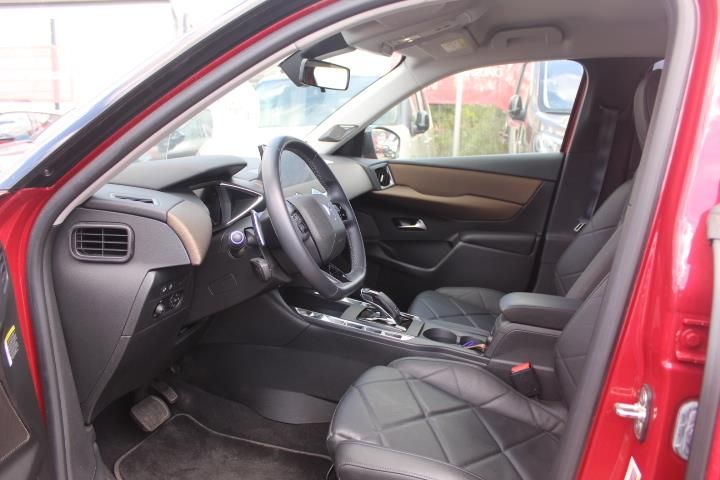 DS Automobiles DS3 CROSSBACK SO CHIC PT 130 AUTOMATIK,LEDERF,NA
