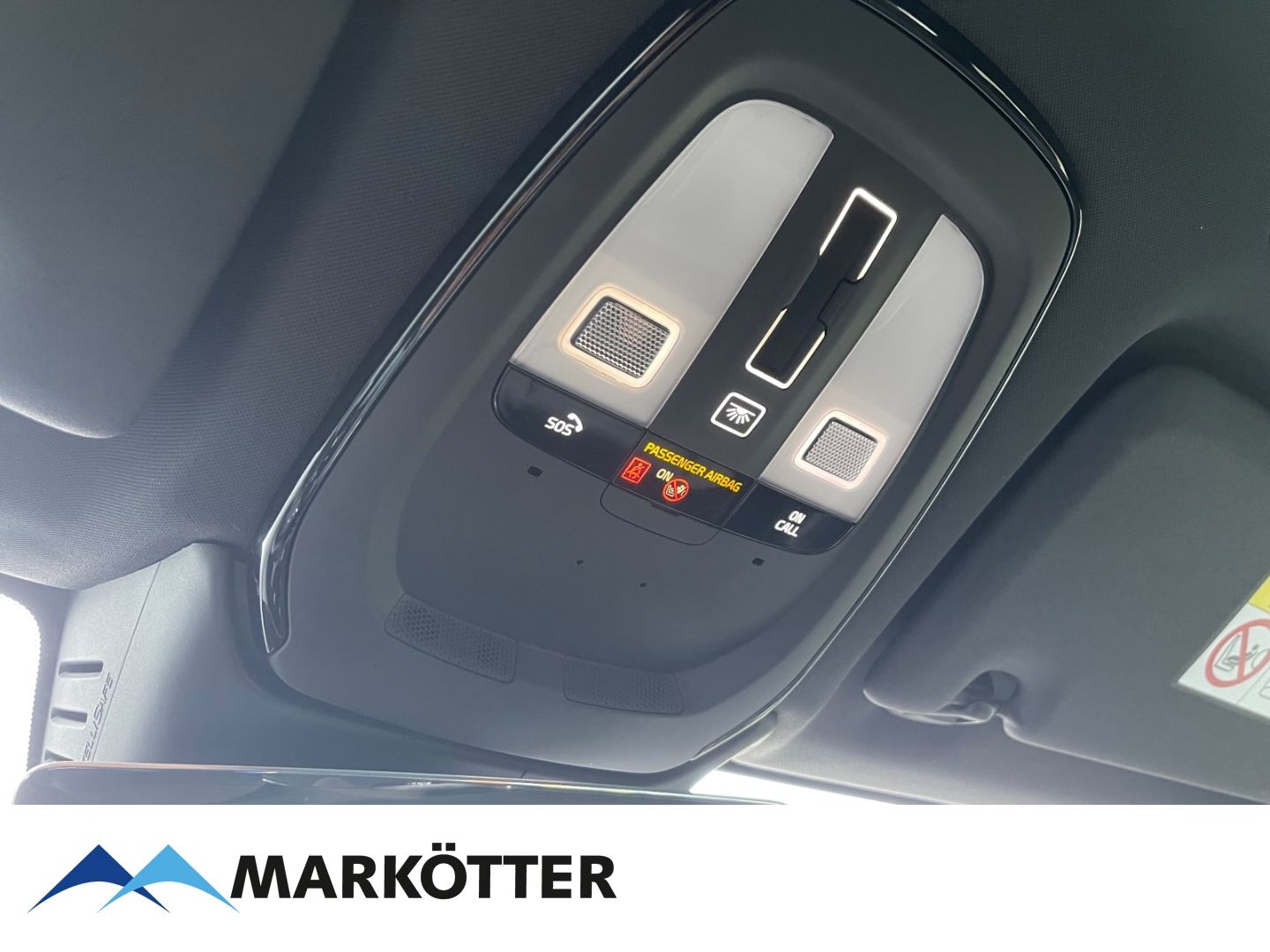 Volvo XC60 T6 AWD Recharge R Design - Samsaru's Car Outlet