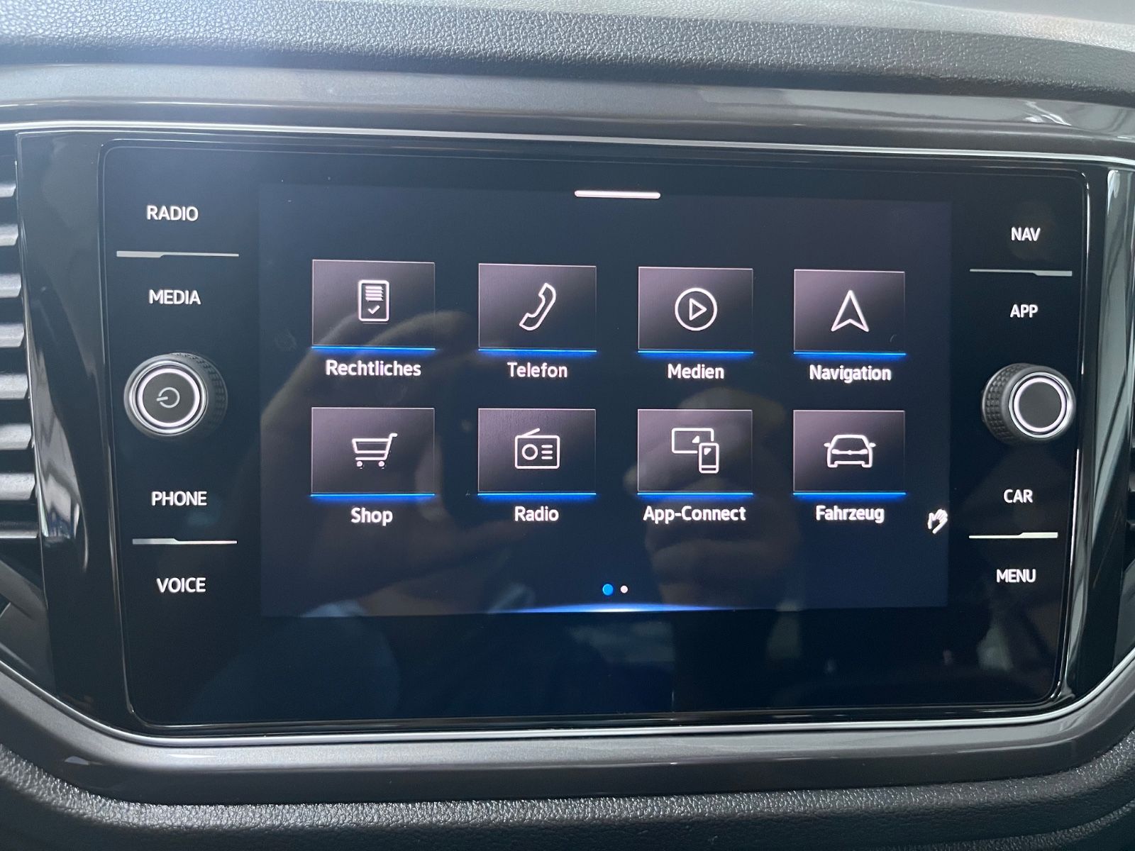 Volkswagen T-Roc Sport - Samsaru's Car Outlet