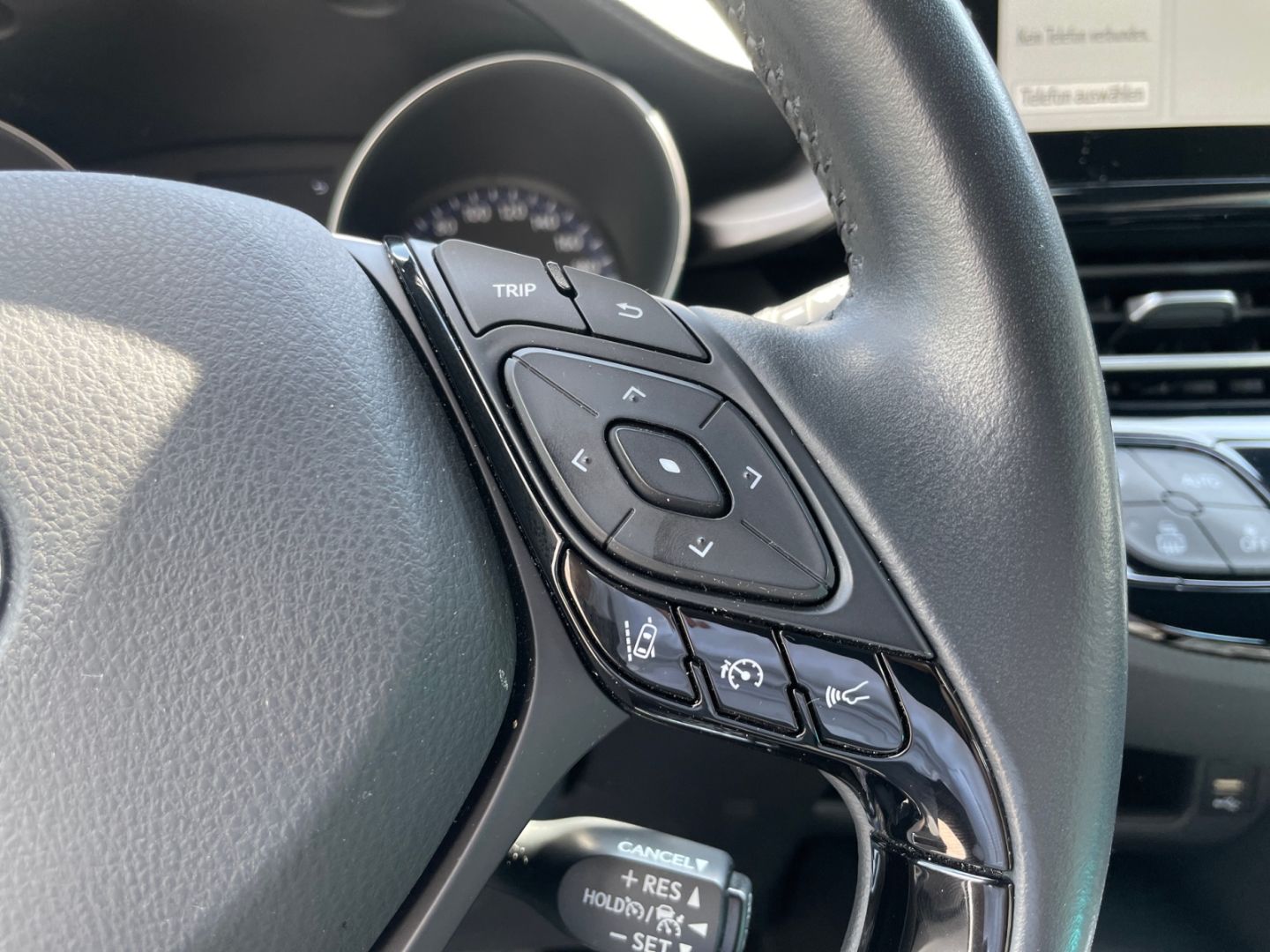 Toyota C-HR 1.8 Hybrid Flow - Samsaru's Car Outlet