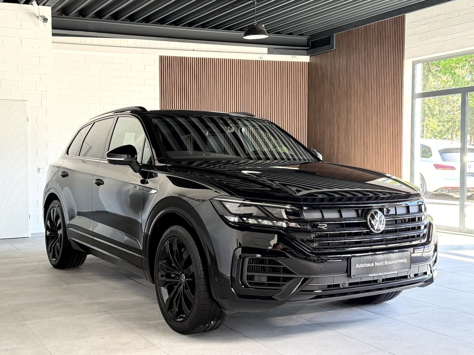 Volkswagen Touareg R 3.0TSI*BlackStyle*Pano*AHK*HUD*Massage