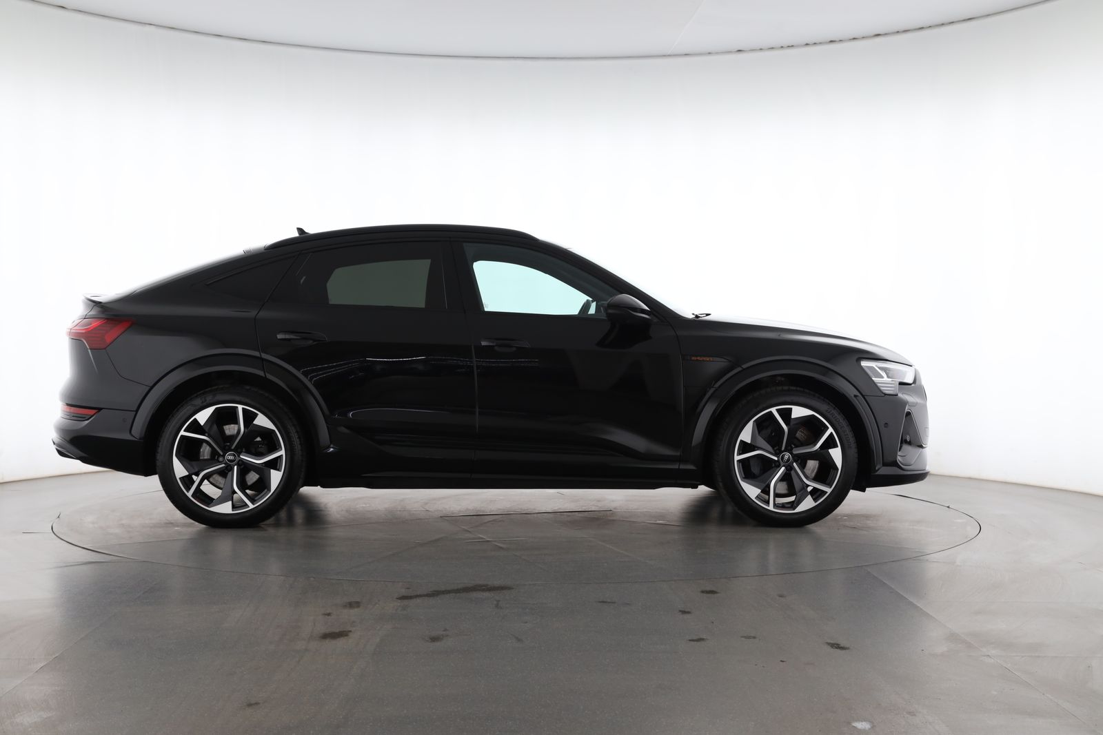Audi e-tron S Sportback quattro S line | AHK | PANORA