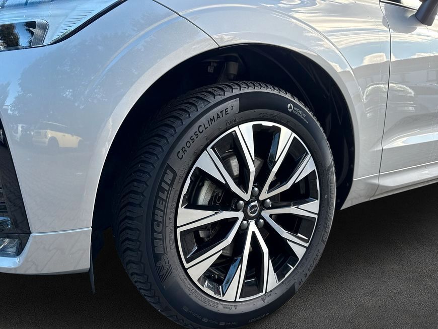 Volvo XC60 B5 B AWD Plus Dark