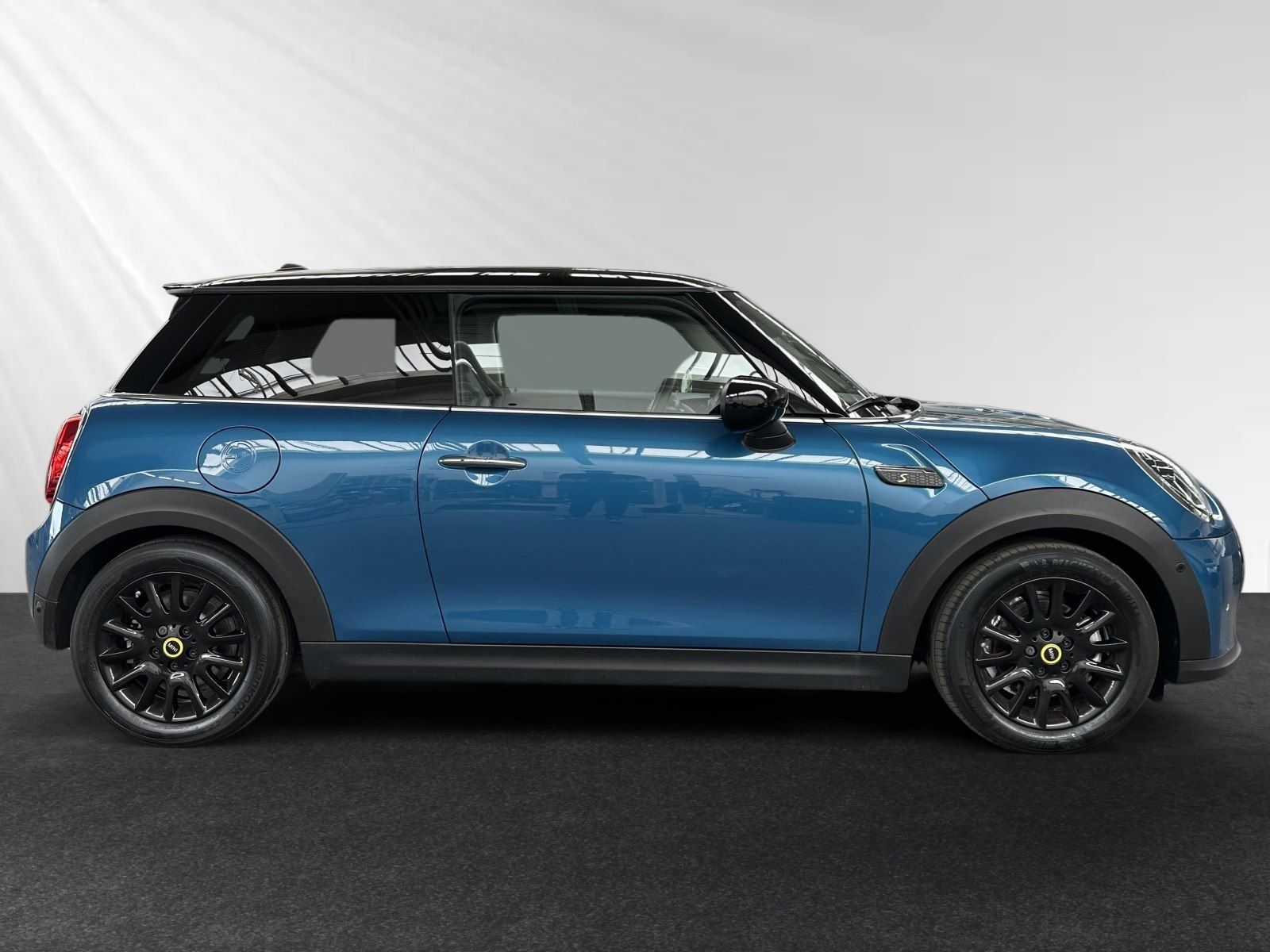 MINI Cooper SE - Samsaru's Car Outlet