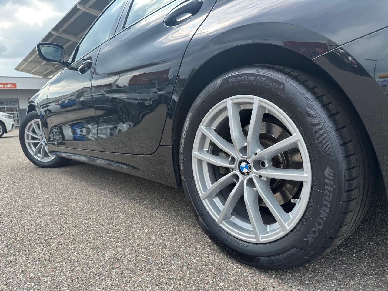 BMW 320d T. Sport - Samsaru's Car Outlet