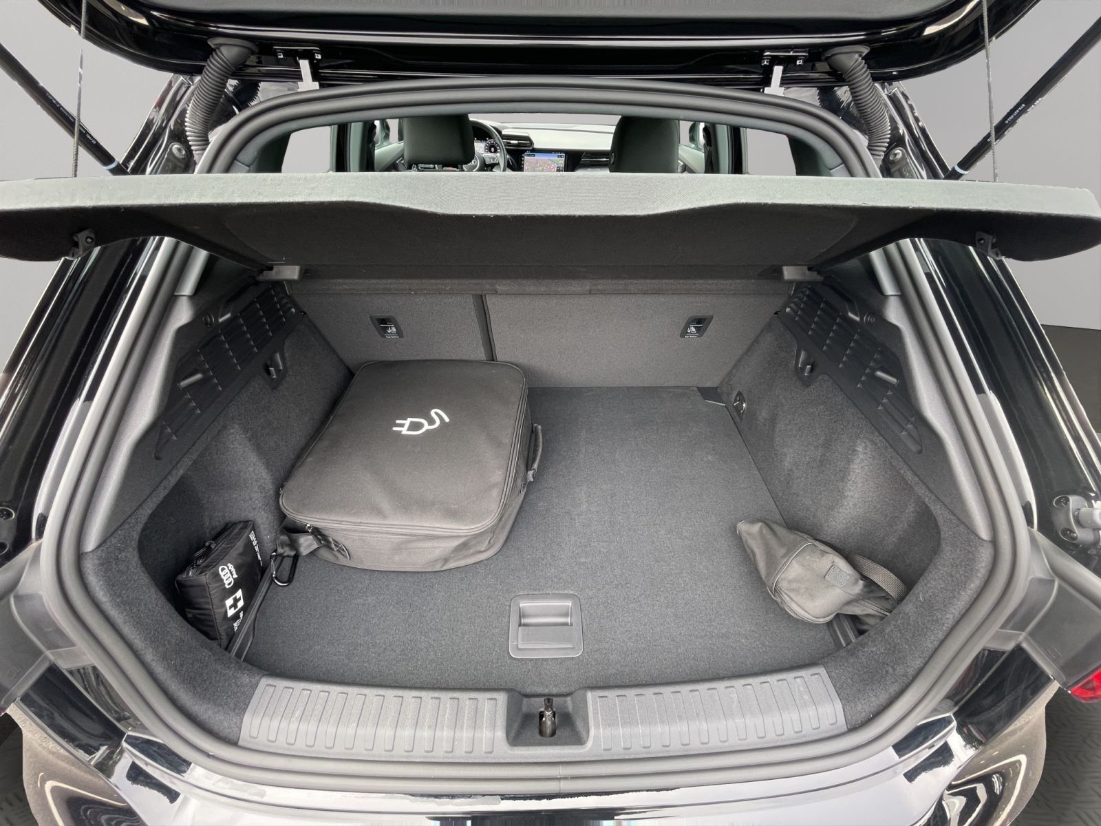 Audi A3 Sportback 40 TFSI e LED Navi PDC AHK