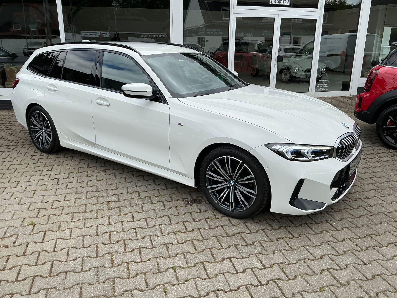 BMW 320 Touring i M Sport - Samsaru's Car Outlet