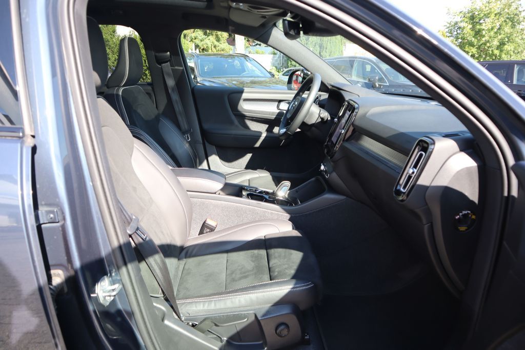 Volvo XC40 T4 Recharge DKG RDesign|NAVI|PANO|20ZOLL|