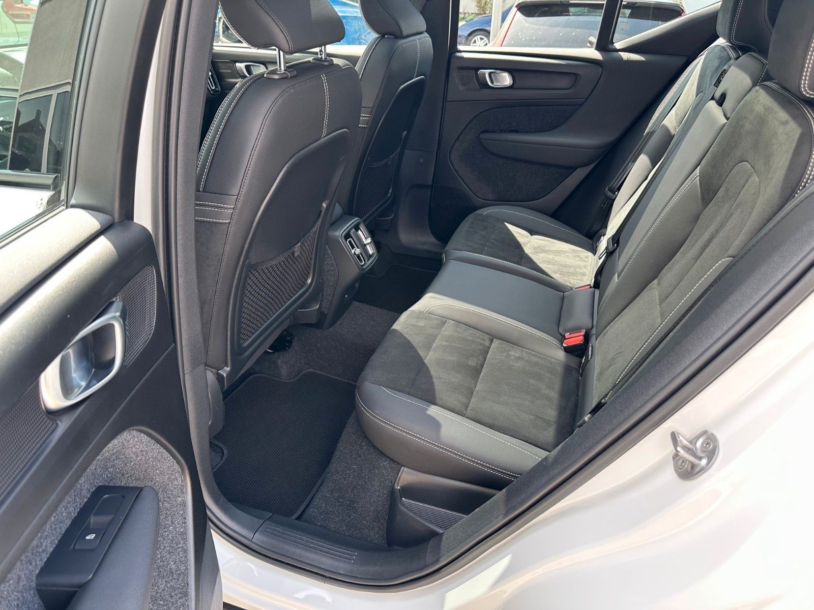 Volvo XC40 B5 Ultimate Dark AWD
