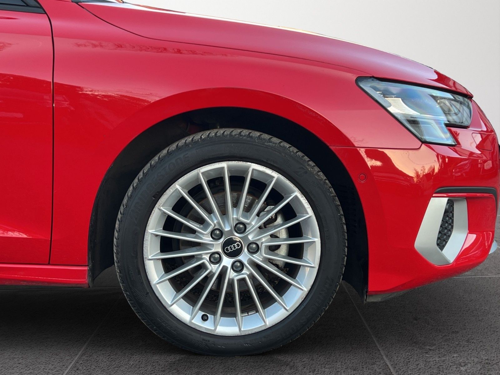 Audi A3 Sportback 30 TFSI advanced - Samsaru's Car Outlet