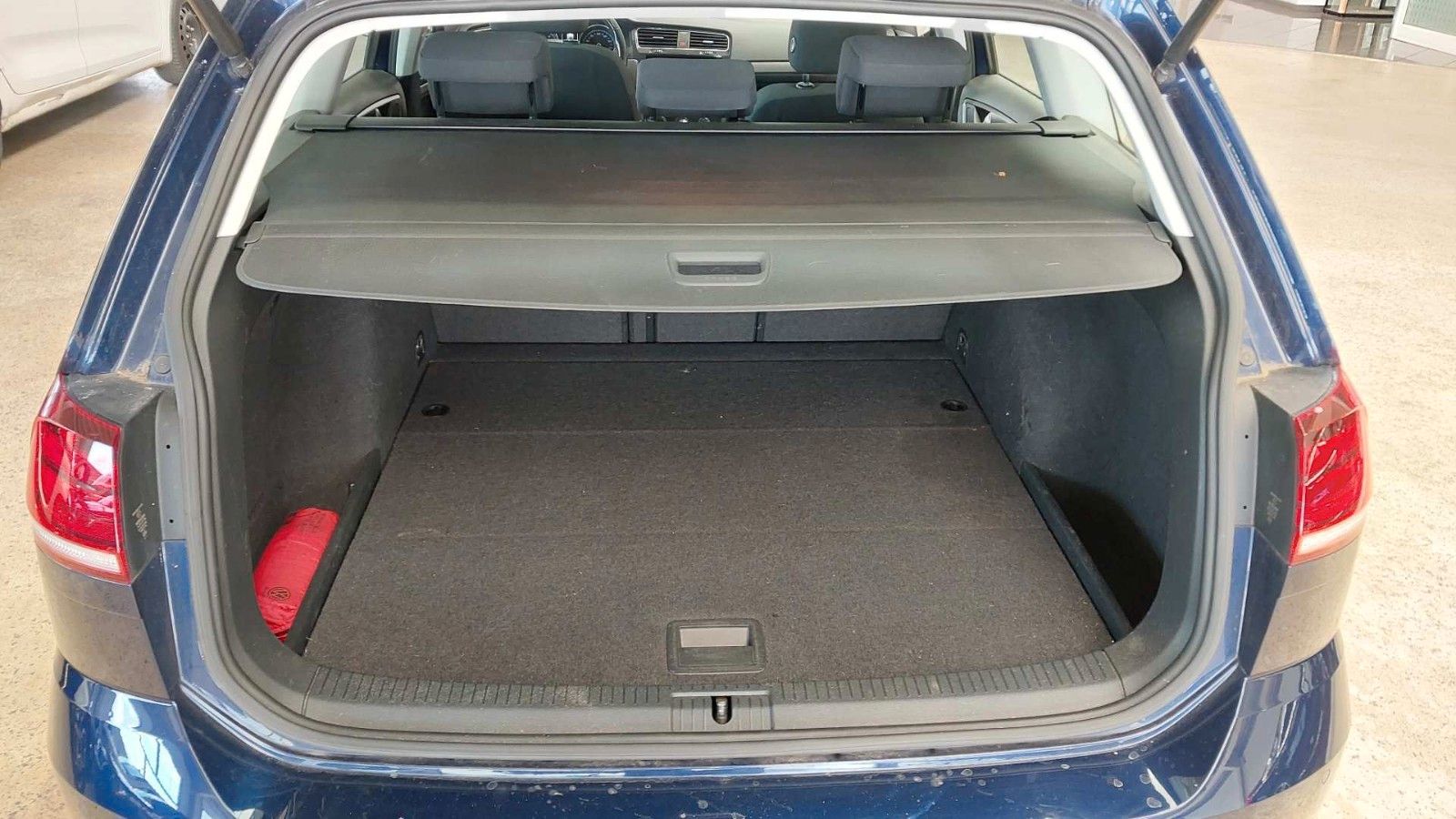 Volkswagen Golf 7 Var. 1.6 TDI COMFORTLINE - Samsaru's Car Outlet