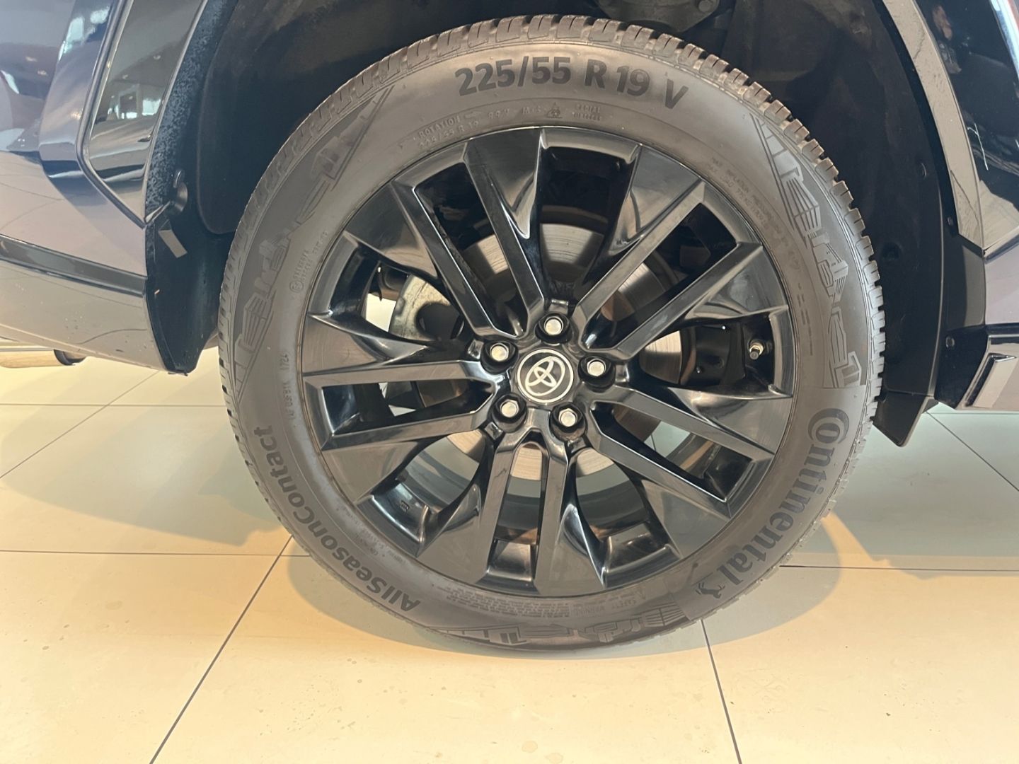 Toyota RAV 4 2.5 4x4 Hybrid Style - Samsaru's Car Outlet