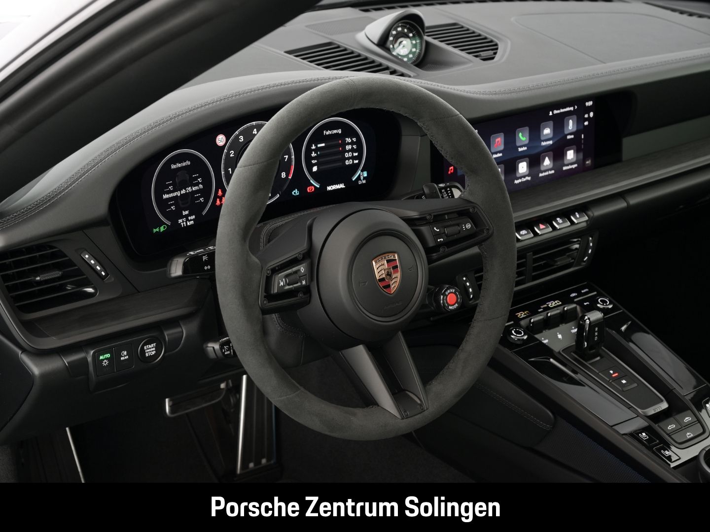 Porsche 911 Carrera 4 GTS Cabriolet HD-Matrix Lift Bose