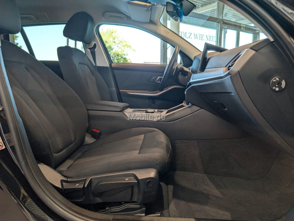 BMW 320d xDrive Touring - Samsaru's Car Outlet