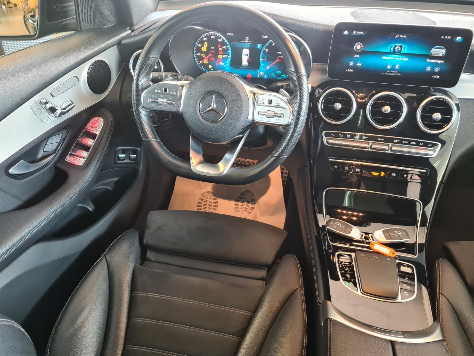 Mercedes-Benz GLC 200 4M AMG Night - Samsaru's Car Outlet