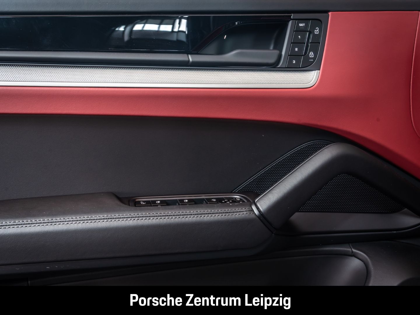 Porsche Cayenne E-Hybrid SportDesign HD-Matrix AHK HeadU