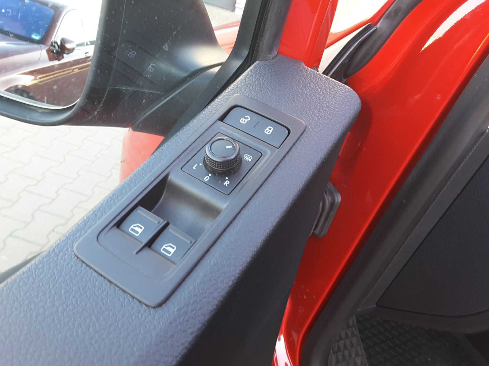 Volkswagen T6 Multivan 2.0 TDI DSG - Samsaru's Car Outlet